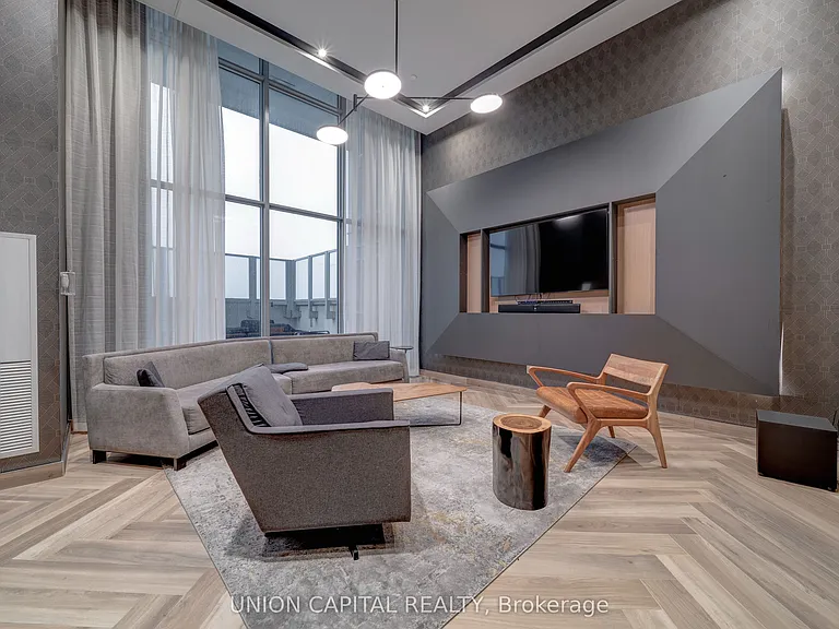 225 Village Green Sq #2010 — Photo 25