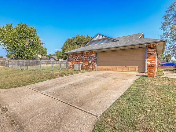 4th image of 4020 S Birch Pl