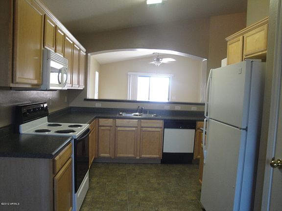 4th image of 16053 W Lupine Ave