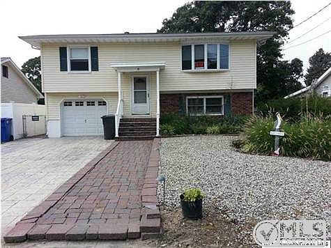 1st image of 8 Frankies Ln