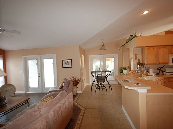 4th image of 12743 Douglas Fir Ct