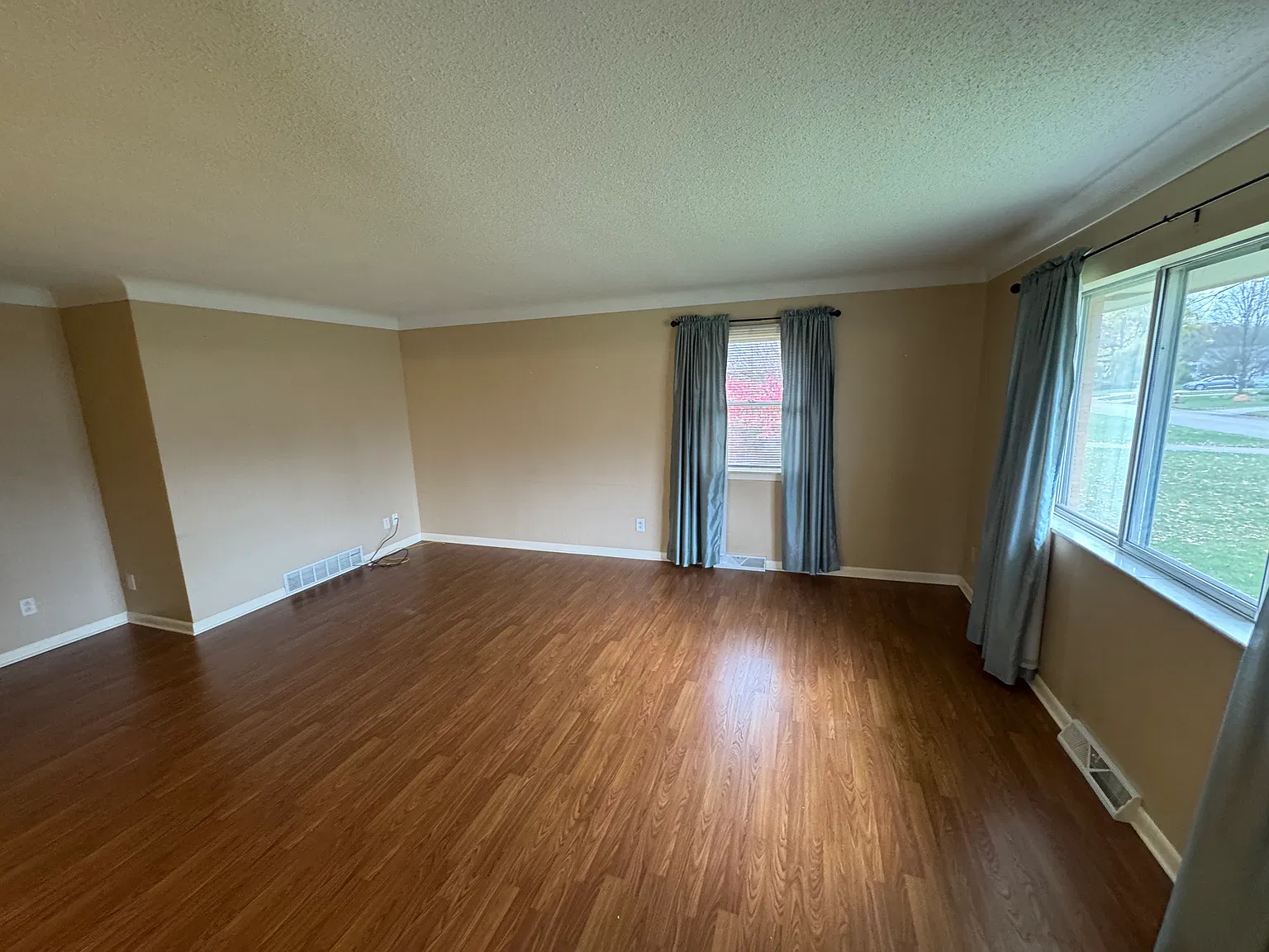 3 bed, 1450 sqft, $1,800 — Photo 4