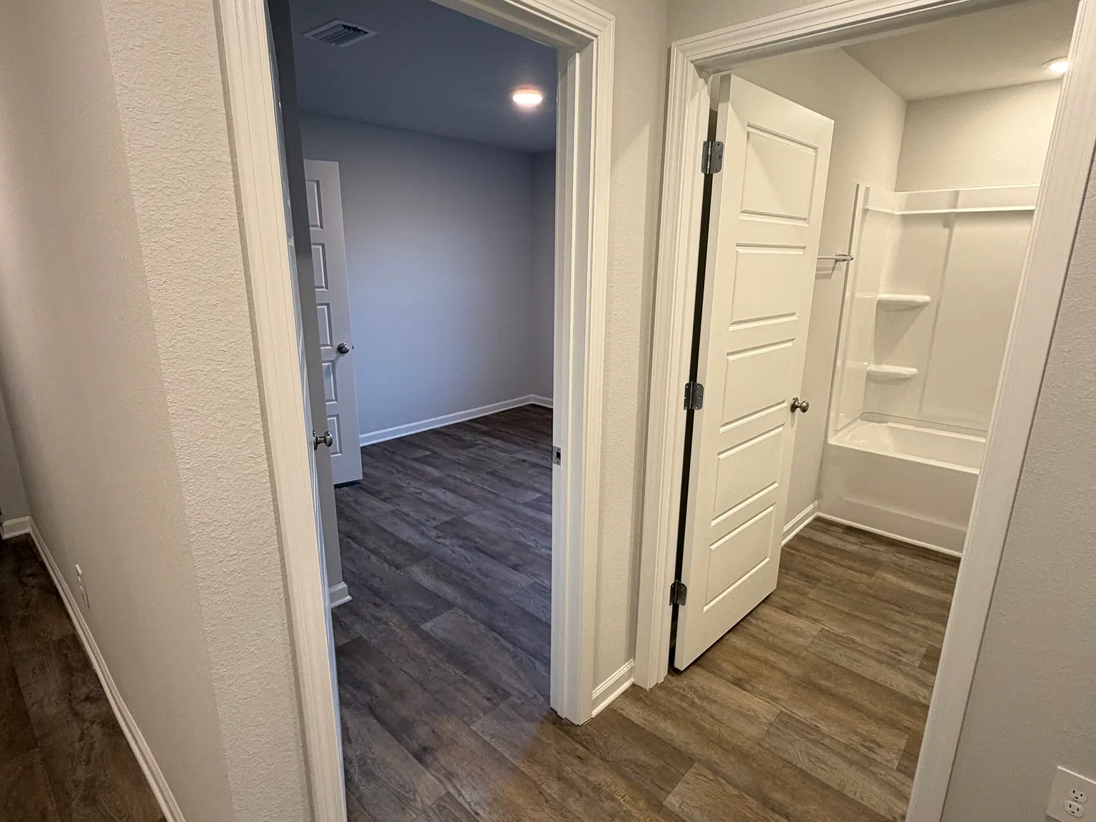 1 bed, 2089 sqft, $900 — Photo 4