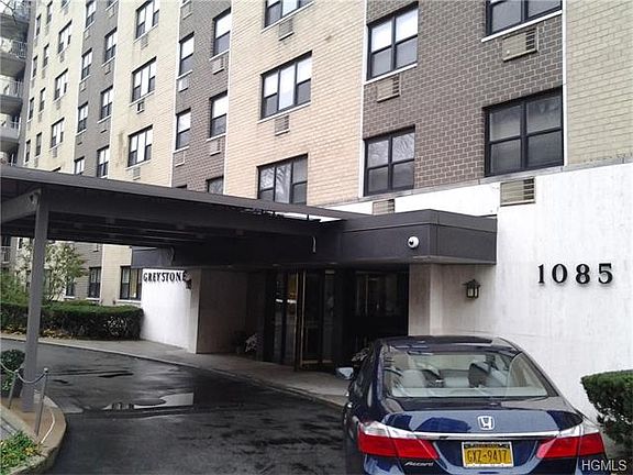 2nd image of 1085 Warburton Ave APT 627