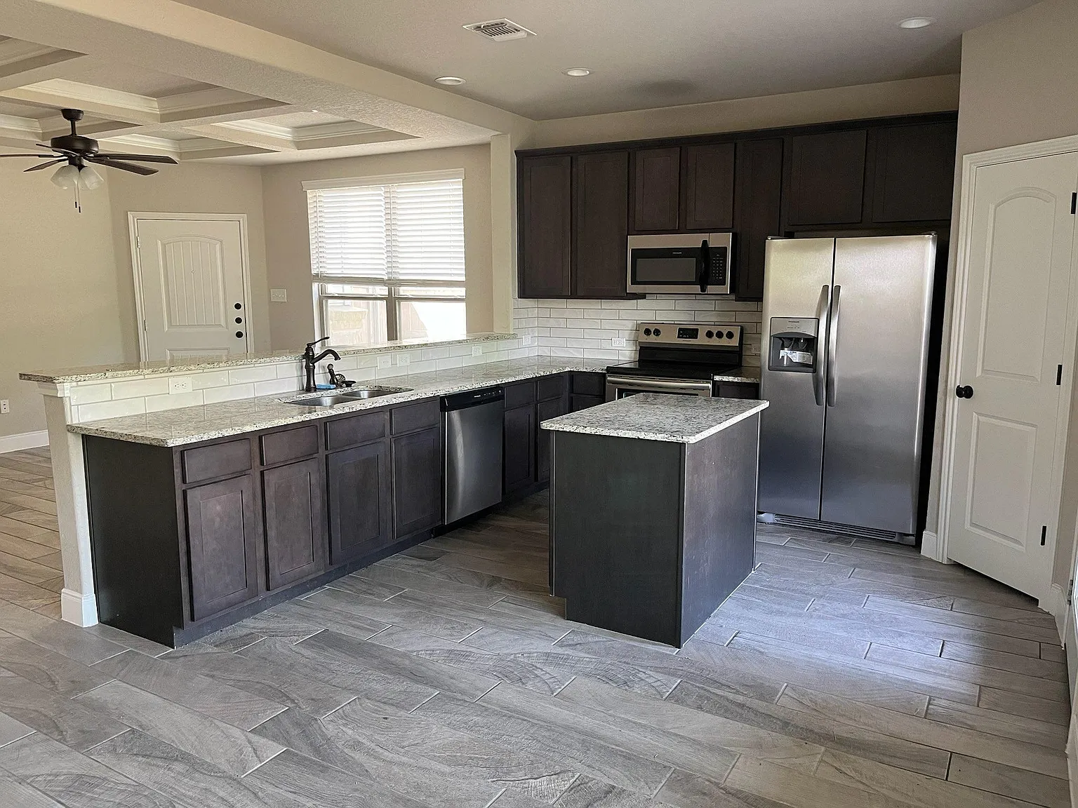 3 bed, 2.5 bath, 1272 sqft, $1,750 — Photo 2