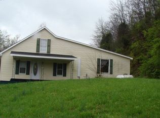 704 Lawrence Rd, Maysville, KY 41056