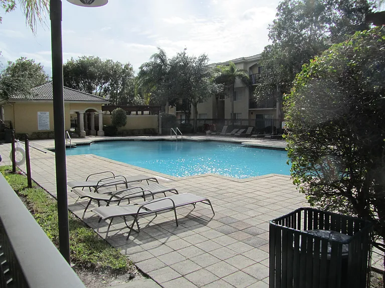 700 Crestwood Ct S #704 — Photo 32