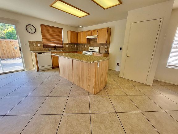 4th image of 3770 Anchorage St