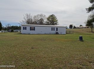 645 Thurlow Lake Rd, Carthage, NC 28327