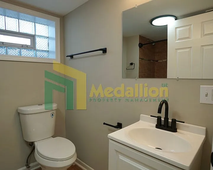 9858 S Drexel Ave — Photo 18