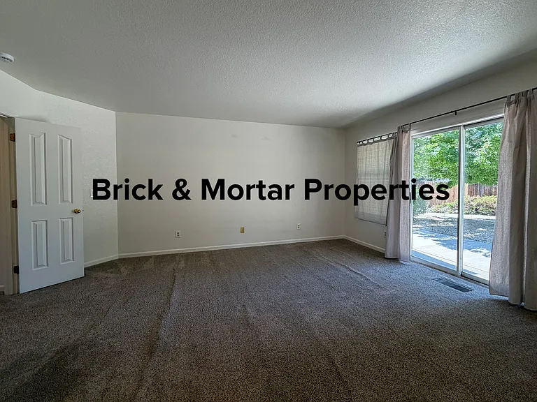 202 Spyglass Ct — Photo 11