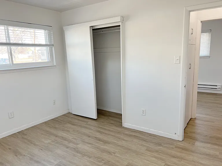 579 E Gentile St S — Photo 6
