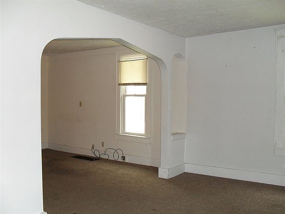 4th image of 806 S 19th St