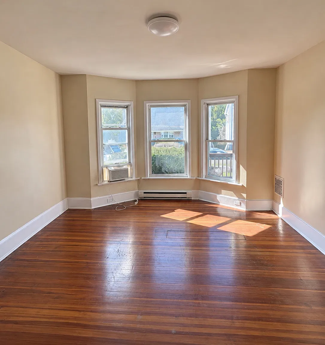 3 bed, $2,250 — Photo 1