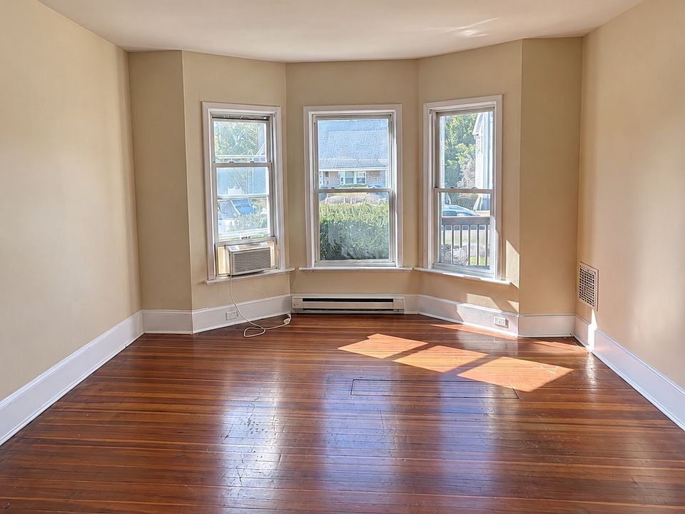 1st image of 10 Streit Ave #1