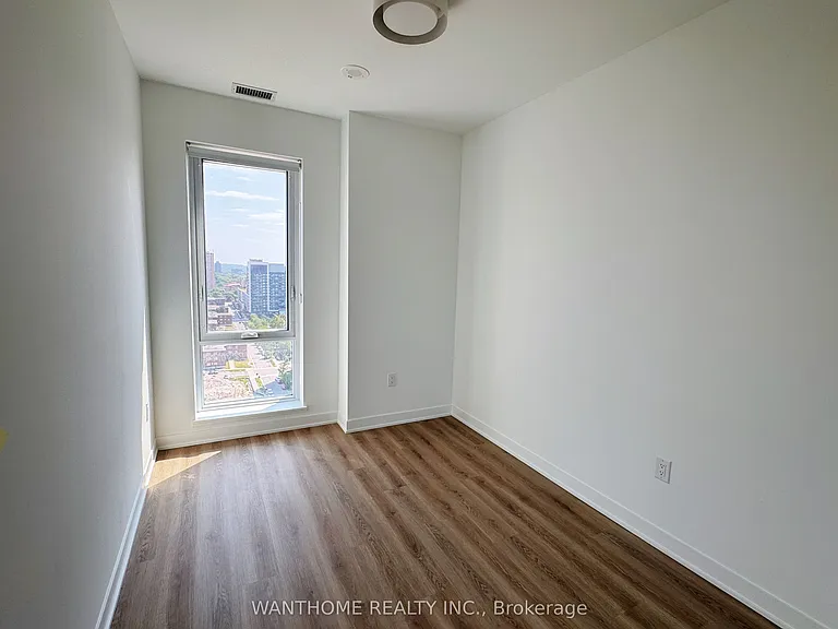 10 Oak St E #1602 — Photo 5
