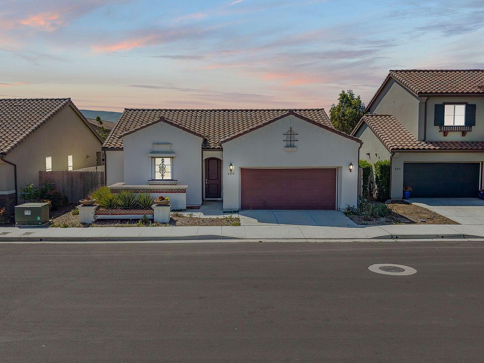 1st image of 209 Ninos Dr