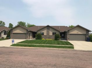 1016 37th St NW, Watertown, SD 57201