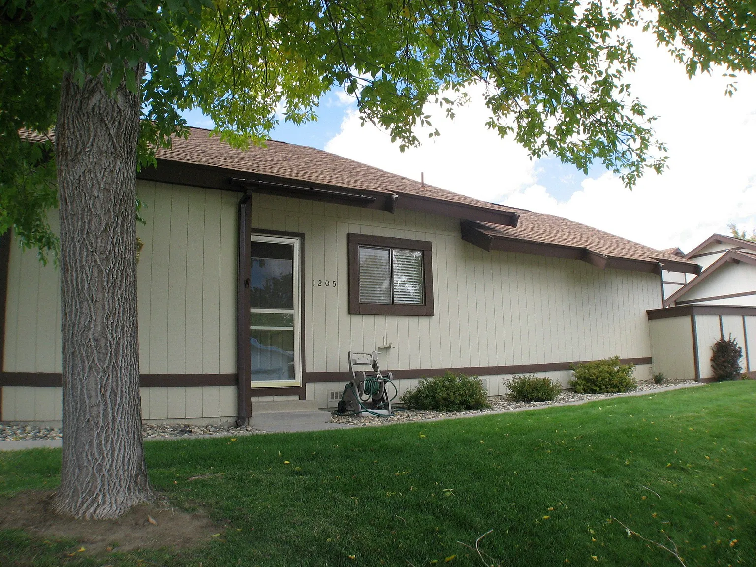 1205 Rayburn Dr photo 1