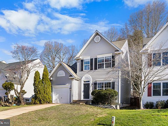 2nd image of 7 Candleridge Ct