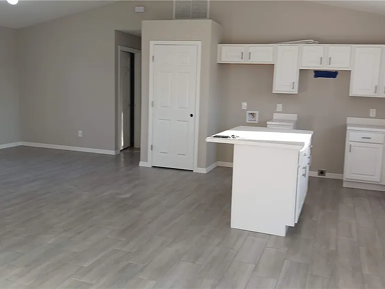 934 Marilyn Ave S — Photo 14