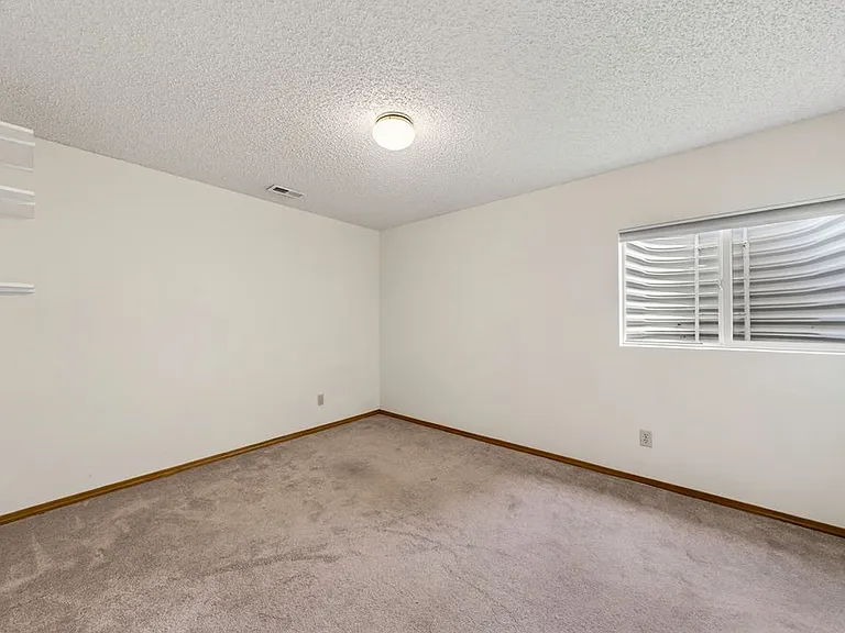5660 Many Springs Dr — Photo 31
