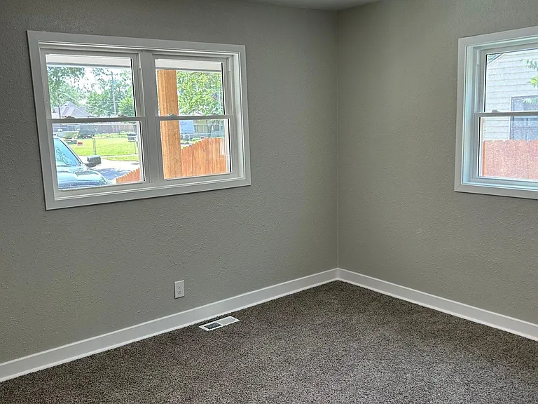 2317 S Topeka Ave — Photo 9