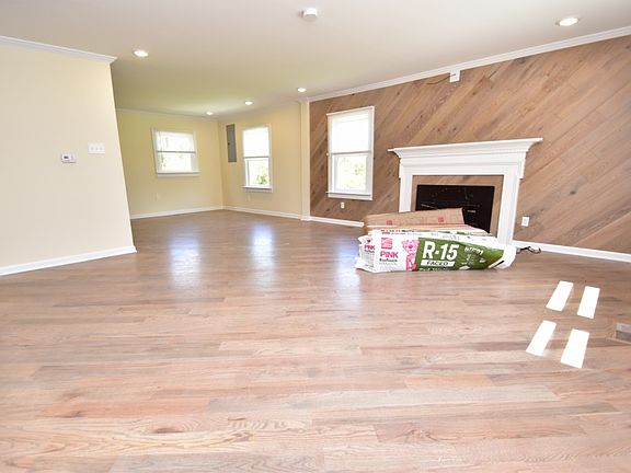 2nd image of 109 Pennant Dr