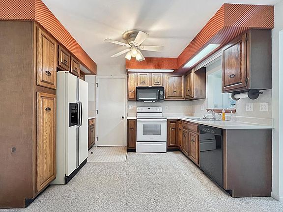 5th image of 920 Duff Dr