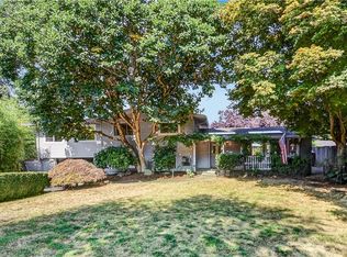 6926 NE 159th St, Kenmore, WA 98028