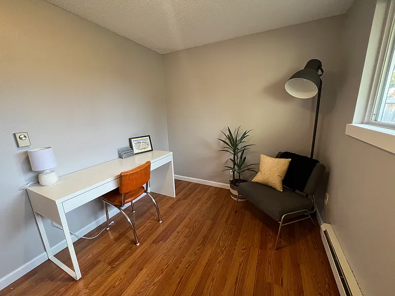 1104 N Pine St — Photo 7