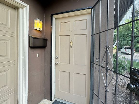 2nd image of 2234-2268 W Clay St #Cla2258