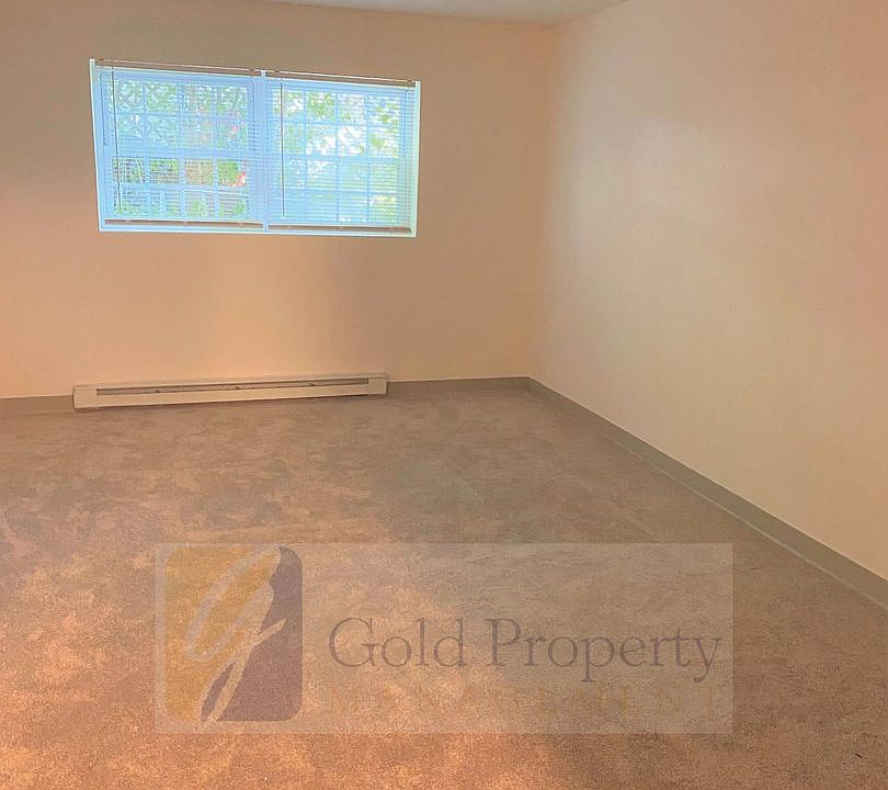 2nd image of 330 Nesmith St #24