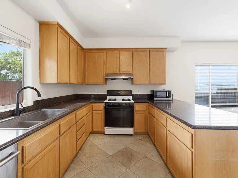 4659 Crawford Ct — Photo 9