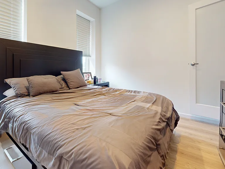 834 Hudson St #1C — Photo 9