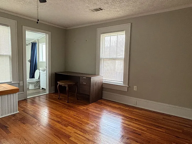 332 Carr St — Photo 7