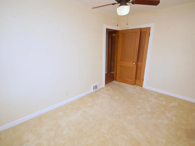 1120 Brown St — Photo 6