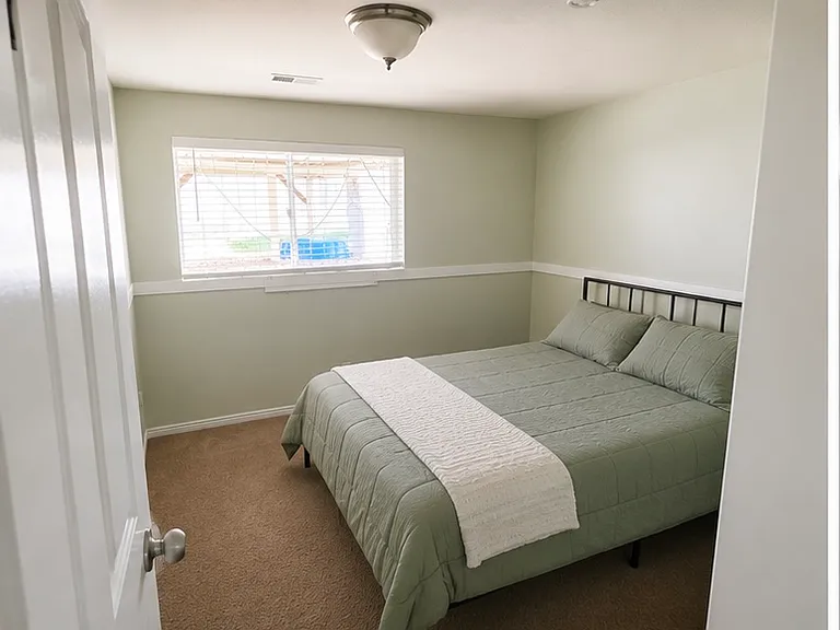 2648 E Manor Dr — Photo 2