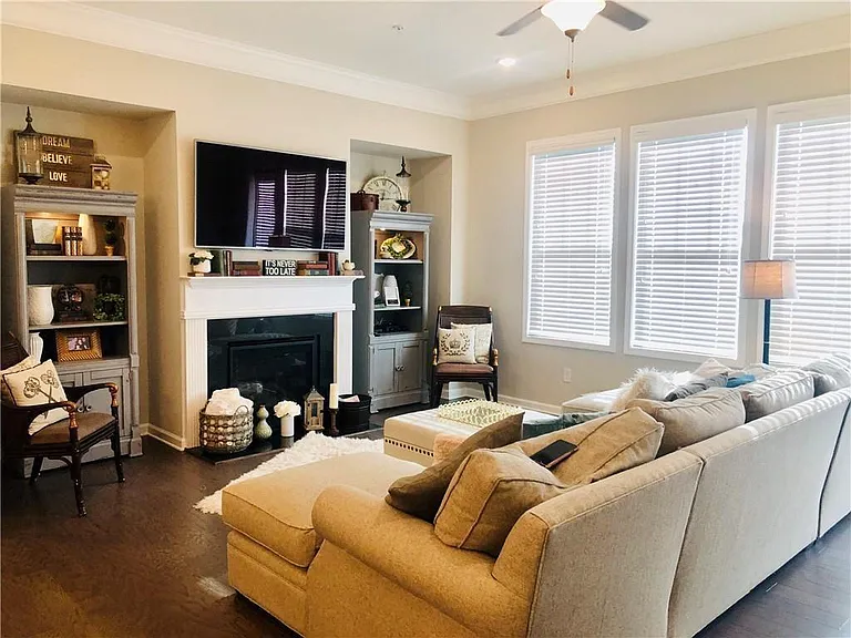 324 Beacons Pl — Photo 8
