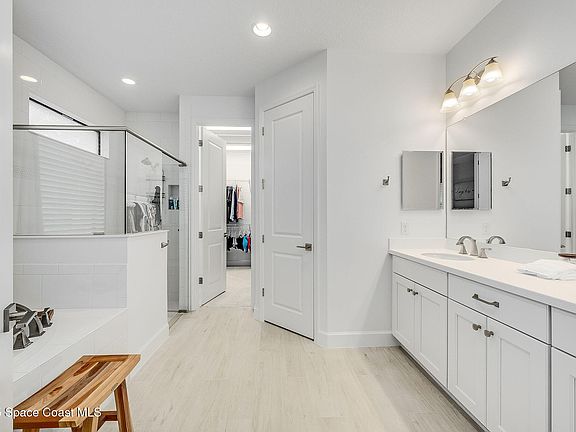 5th image of 8614 Catalissa Ave