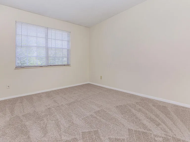 LakeHouse at Florence Apartments — Photo 26