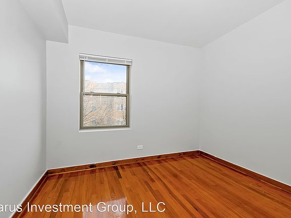 5th image of 5954 S Sacramento Ave #10718695