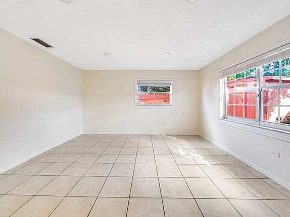 4th image of 614 Highland Ave #1