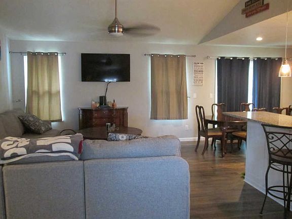 4th image of 893 Kenwood Ct