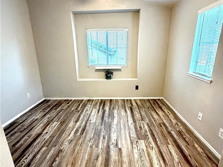 11512 Stonecrest Dr — Photo 33