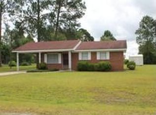 110 Spruce Dr, Alma, GA 31510