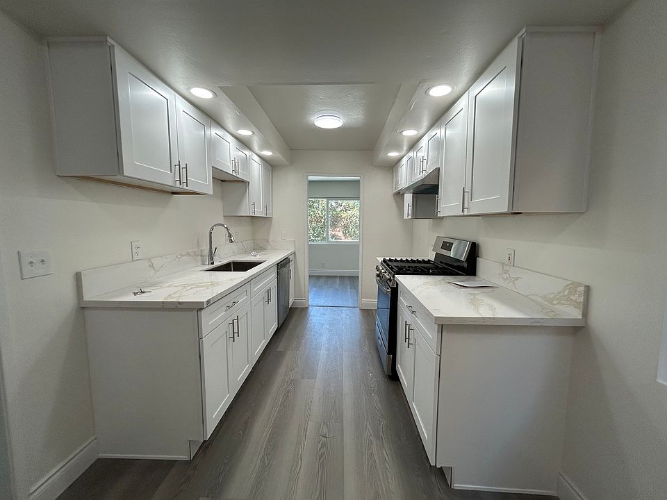 1st image of 5275 Colodny Dr Unit 9
