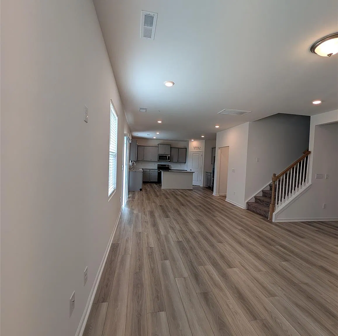 5 bed, 2.5 bath, 2655 sqft, $2,850 — Photo 3