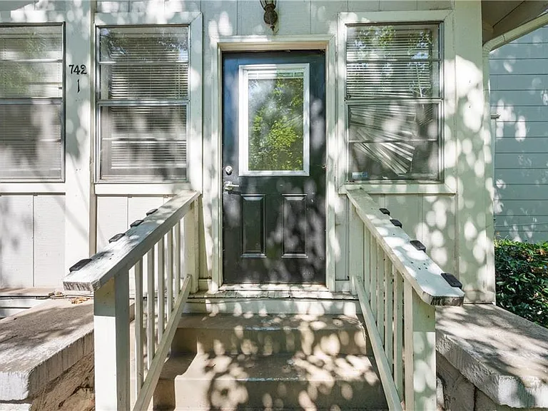 742 Charles Allen Dr NE #1 — Photo 2