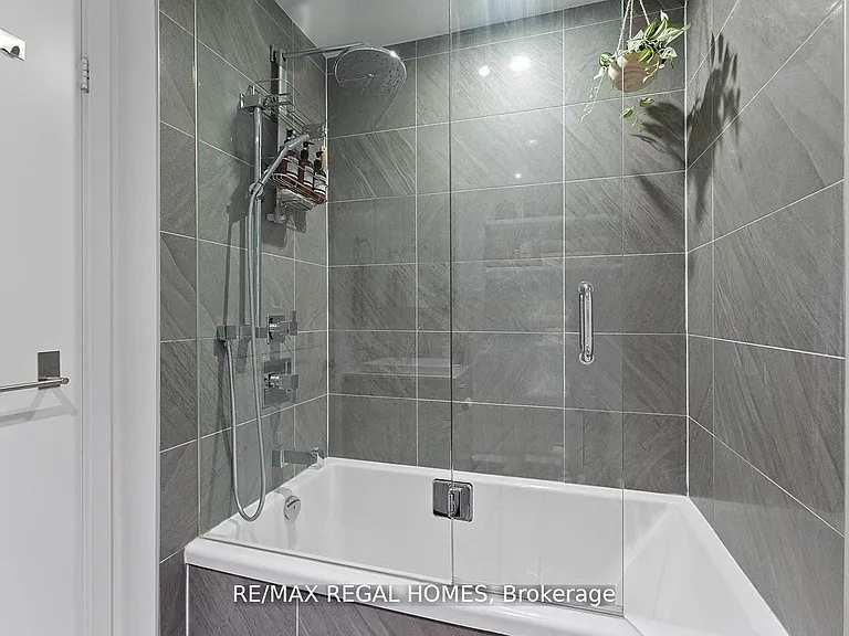 1238 Dundas St E #Townhouse 110 — Photo 16
